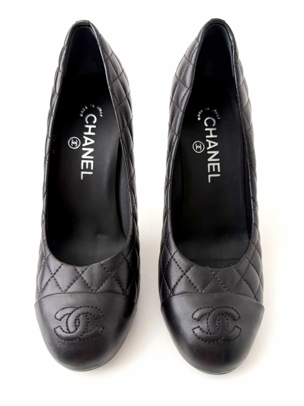 CHANEL | Quilted CC Cap Toe Leather High Heel Pumps‎ Black EU 37.5